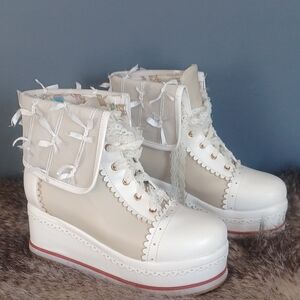 Super cute platform booties